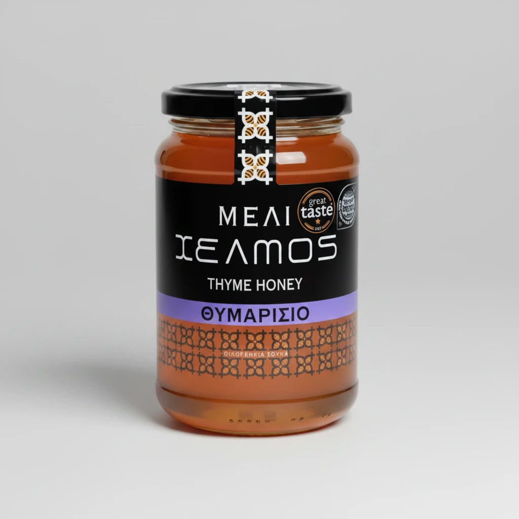Γυάλινο βάζο 480g με αγνό, παραδοσιακό ελληνικό θυμαρίσιο μέλι Helmos από την οικογένεια Σουκά.